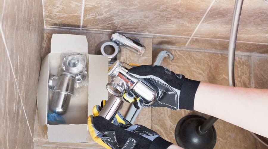 Professional gutter cleaning in Floydada, TX